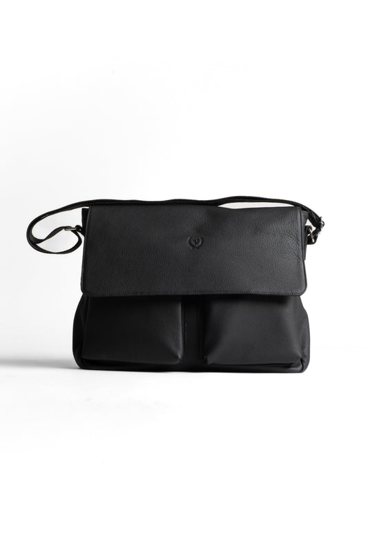 Bolsa Carteiro Couro Com 2 Bolsos Aba Lisa - Preto