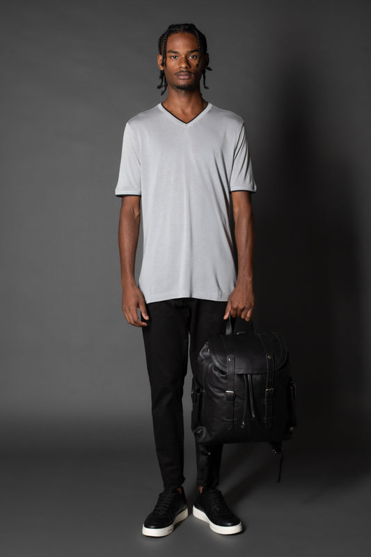 Camiseta Manga Curta Gola v Botão Lateral - Cinza Claro