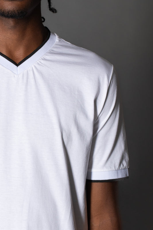 Camiseta Manga Curta Gola v Com Friso - Branco