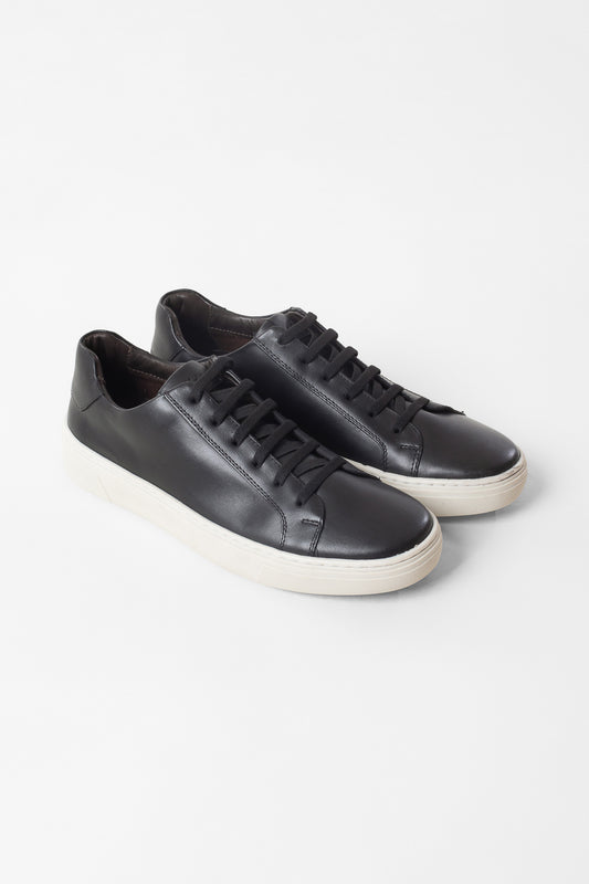 Tênis Coliseo em Couro com Elástico - Preto