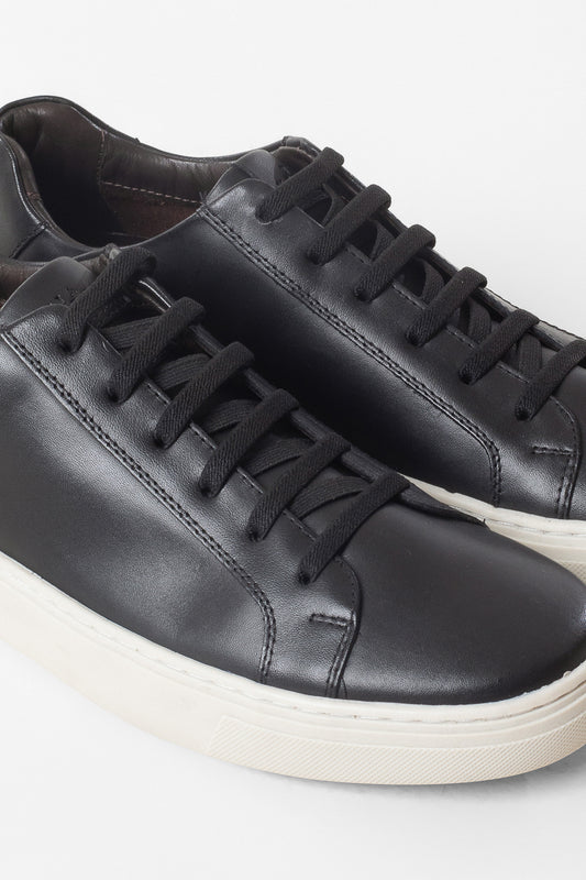 Tênis Coliseo em Couro com Elástico - Preto