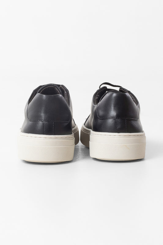 Tênis Coliseo em Couro com Elástico - Preto