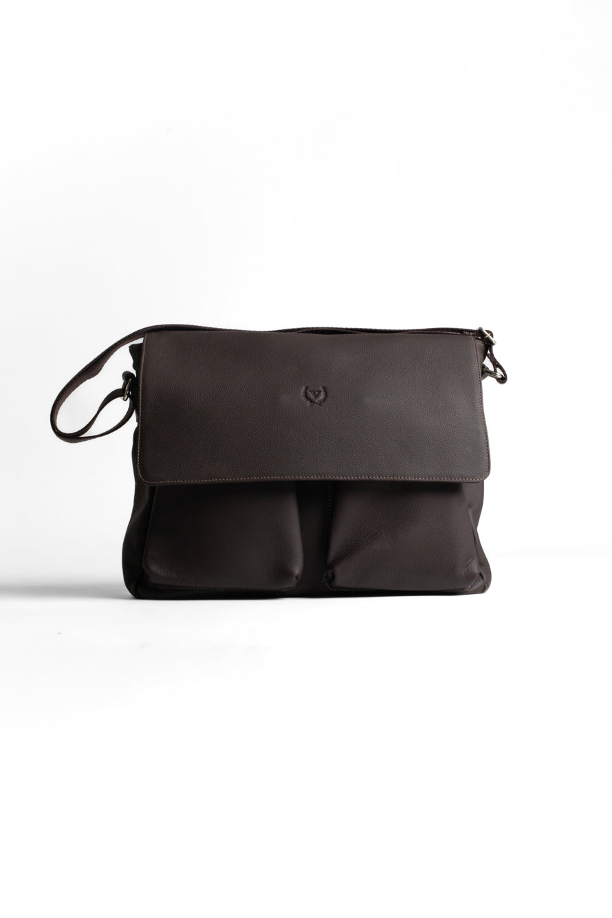 Bolsa Carteiro Couro Com 2 Bolsos Aba Lisa - Cafe