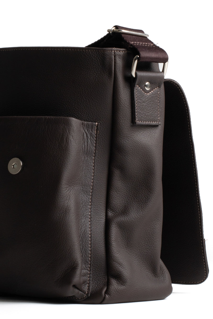 Bolsa Carteiro Couro Com 2 Bolsos Aba Lisa - Cafe