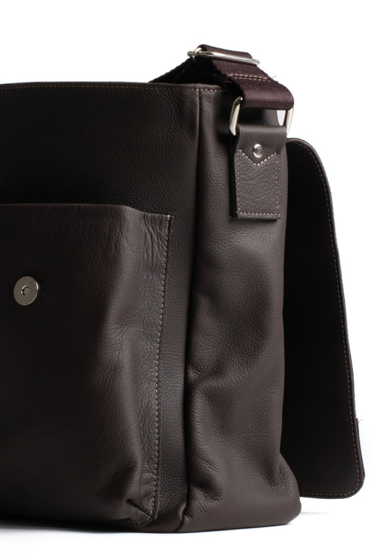 Bolsa Carteiro Couro Com 2 Bolsos Aba Lisa - Cafe