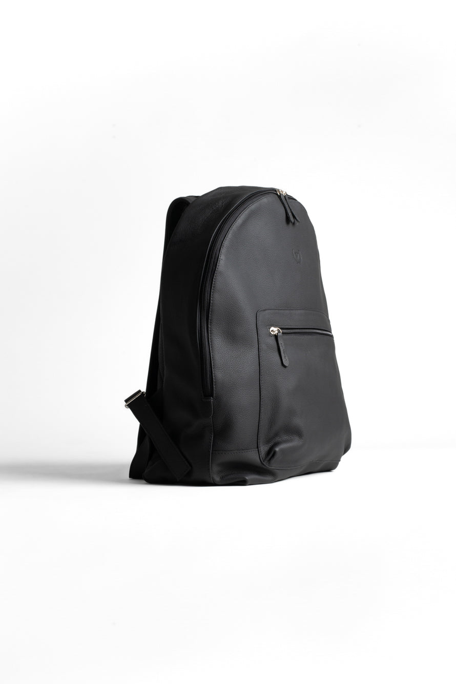 Mochila Couro Com Bolso Frontal Com Zíper - Preto