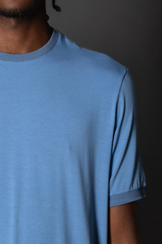 Camiseta Manga Curta Slim Botão Lateral - Azul.