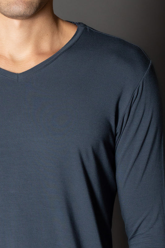 Camiseta Manga Longa Gola Slim Gola v Corte a Fio - Cinza Escuro