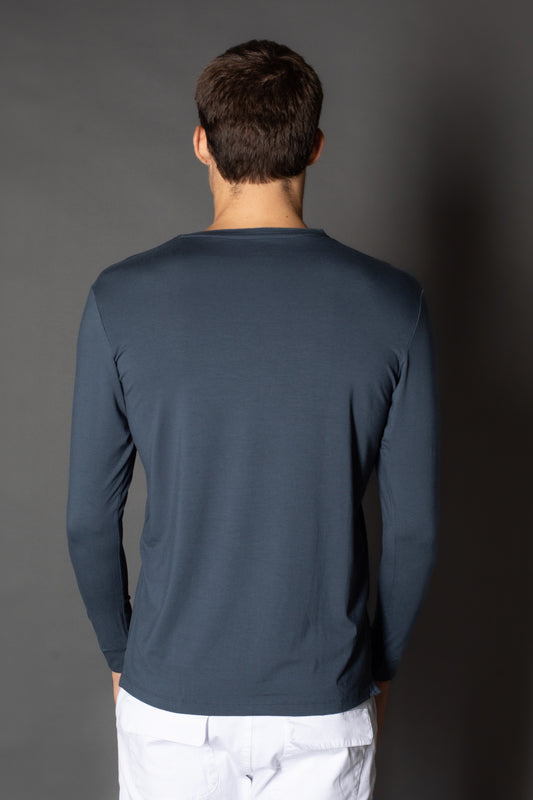 Camiseta Manga Longa Gola Slim Gola v Corte a Fio - Cinza Escuro