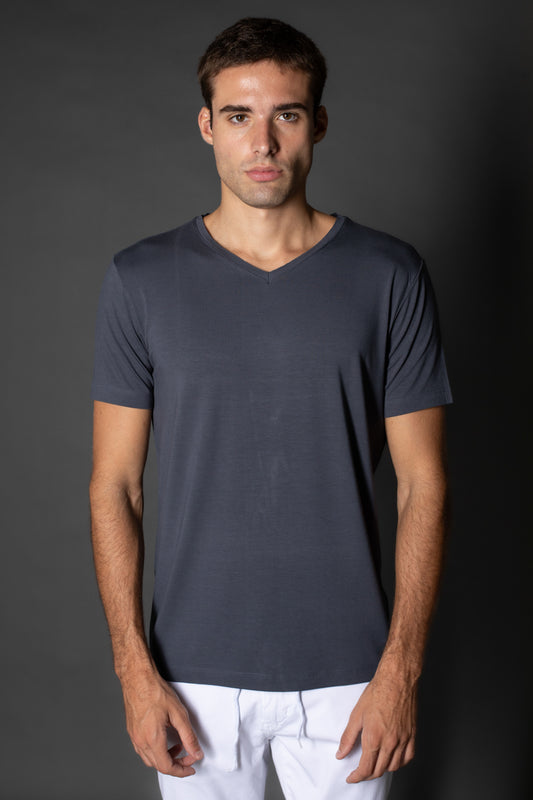 Camiseta Manga Curta Slim Gola v Corte a Fio - Cinza Escuro