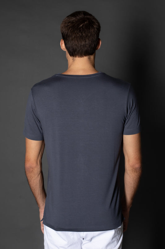 Camiseta Manga Curta Slim Gola v Corte a Fio - Cinza Escuro