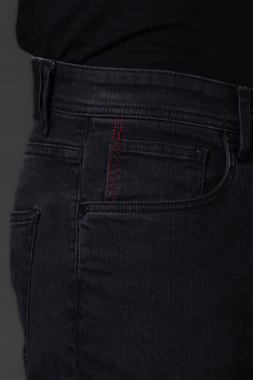 Calça Jeans Slim Com Detalhe Vermelho - Chumbo