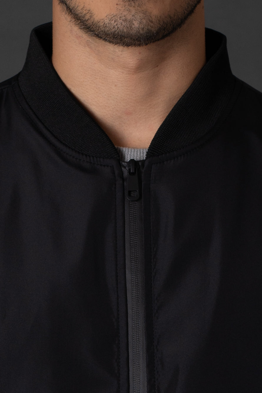 Jaqueta Bomber Com Bolsos e Zíper - Preto