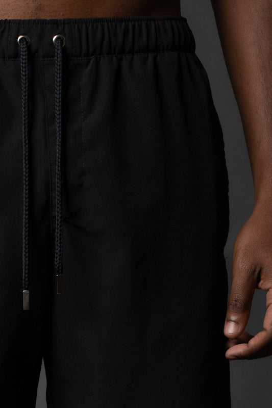 Shorts Liso Bolso Grande - Preto