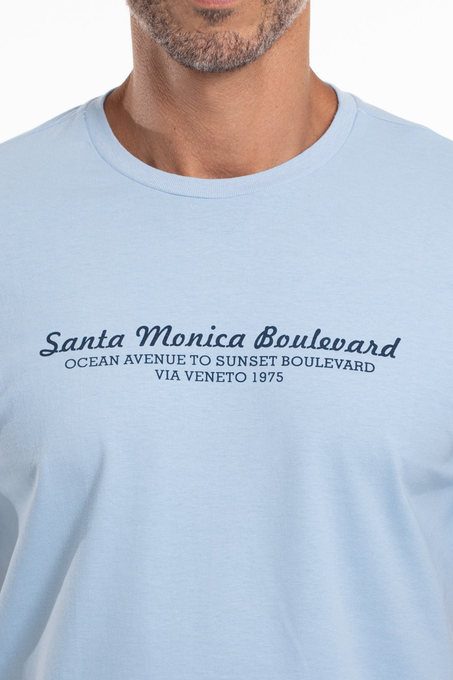 Camiseta Gola Careca Santa Monica Boulevard - Celeste